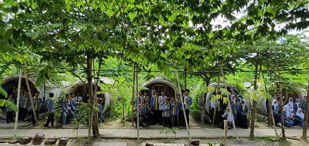 Asrama Planet NUFO: Rumah di Tengah Sekolah Alam